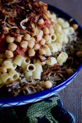  Koshari: Un trionfo di sapori speziati e una danza di texture incredibili!