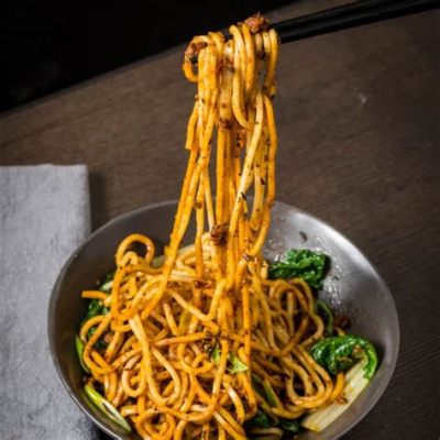  Dan Dan Mian: Un Sogno Piccante e Cremoso di Pasta Szechuan?