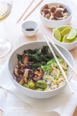   La Zuppa di Noodle ai Funghi: Un connubio avvolgente di sapori terrosi e brodo caldo!