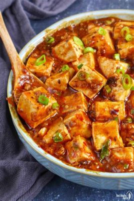  Mapo Tofu: Un esplosione di piccantezza che incontra la morbida tentazione della soia!