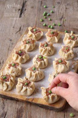  Shao Mai al Vapore: Una Sinfonia di Sapori Delicati e Textura Soave!