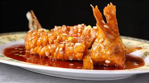  Squirrel-Shaped Mandarin Fish:  Unleash Your Inner Artist With This Flavorful and Crispy Delight!